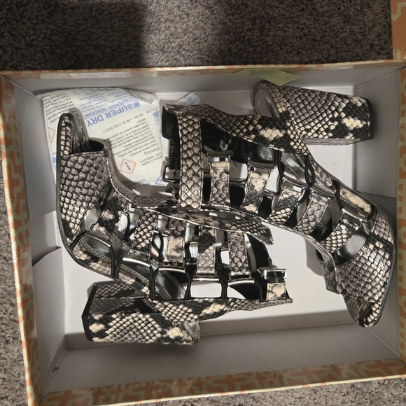 Fabulous and New Snake Print Fired Up Sandal - Picture 4 of 4